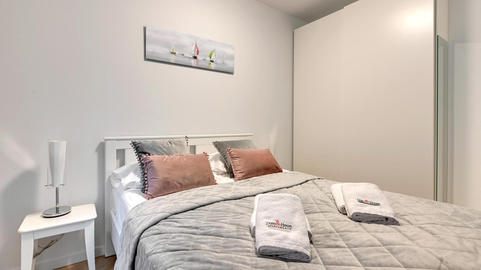 Elegant And Comfortable In Dom & House